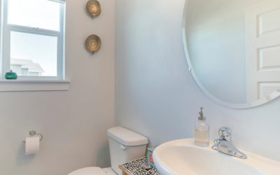 4 Tips to Create a More Spacious Bathroom